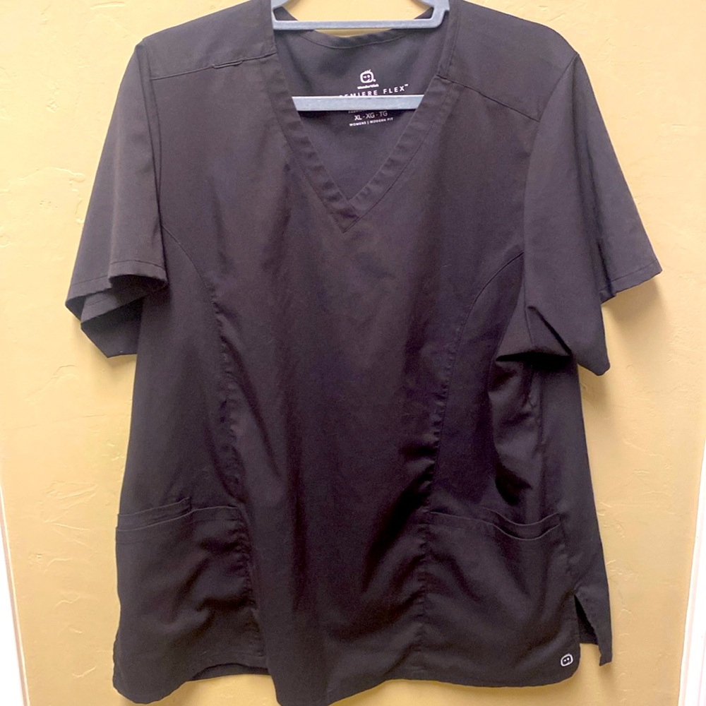 Wonder Wink Premiere Flex women’s scrub top